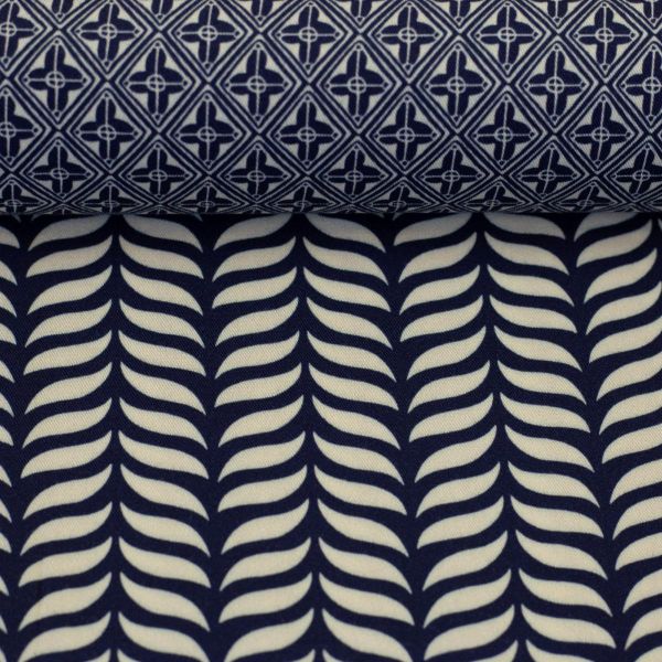 Viscose Webware met grafisch patroon in blauw en bordeaux