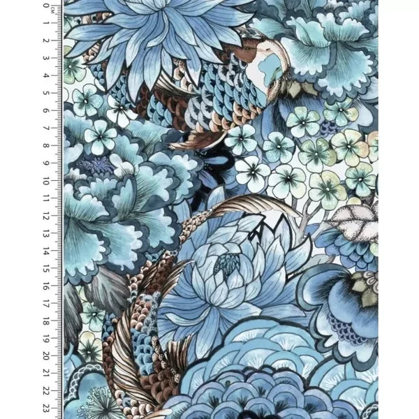 "Viscose stof met Japanse koi karper en bloemenprint in blauw en turquoise tinten – 140 cm breed"