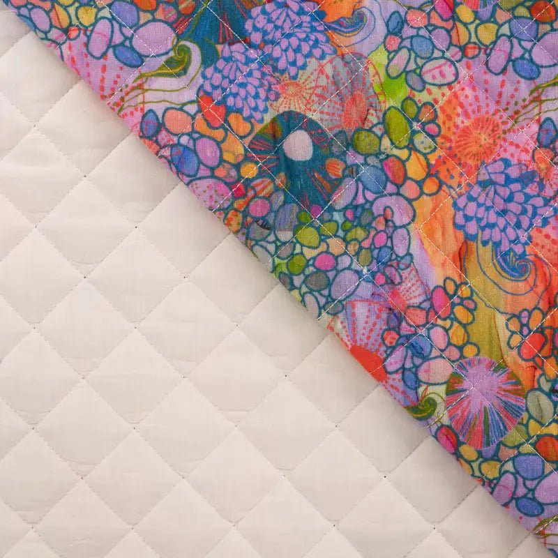 Bambino Digital Print K44039‑180 – Lichtgewicht 100% Katoen Mousseline Stof quilted - Stitch & Sew