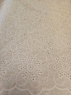 Broderie Stof Bloem – per 50 cm - Stitch & Sew