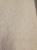 Broderie stof Paisley ecru – 100% katoen | Per 50 cm - Stitch & Sew