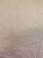 Broderie stof Paisley ecru – 100% katoen | Per 50 cm - Stitch & Sew