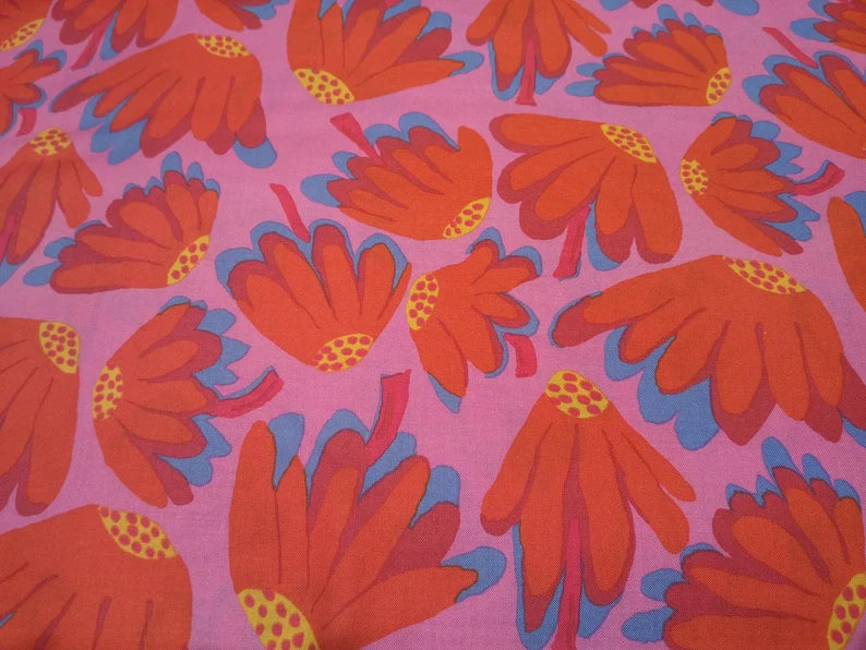 Designerstof Lazy Daisy in roze tinten – patchwork katoen