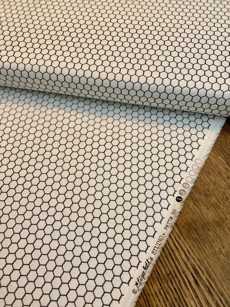 Quiltstof Chicken Wire White – Elizabeth's Studio 355