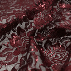 Lisa Foil Lace Bordeaux close-up van kant met metallic folie-effect in bordeauxrood