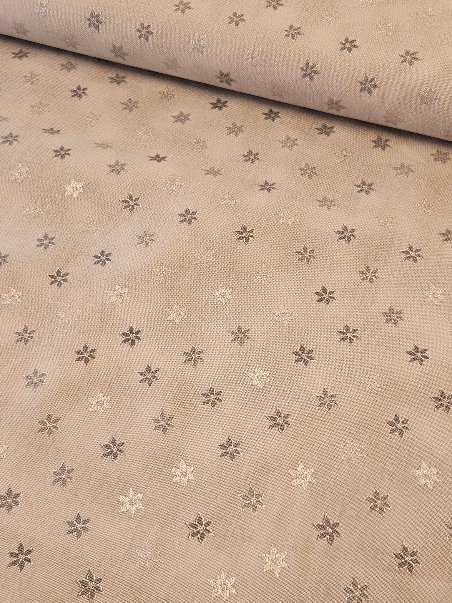 Magic Christmasby Quiltstof – Zilver Grijs Sterren - Stitch & Sew