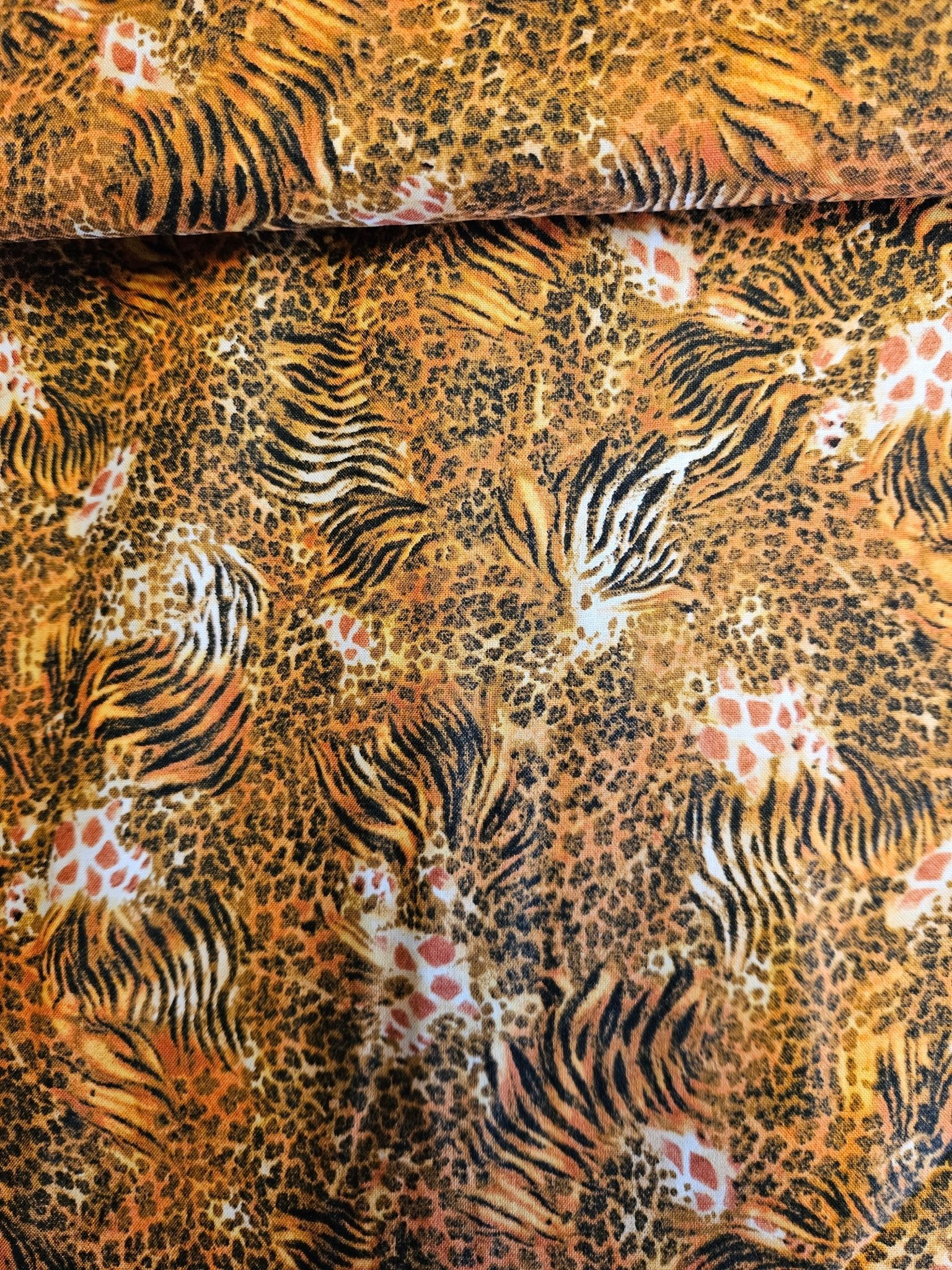 Quiltstof Animal Print – Tina Higgins Designs for Quilting Treasures - Stitch & Sew