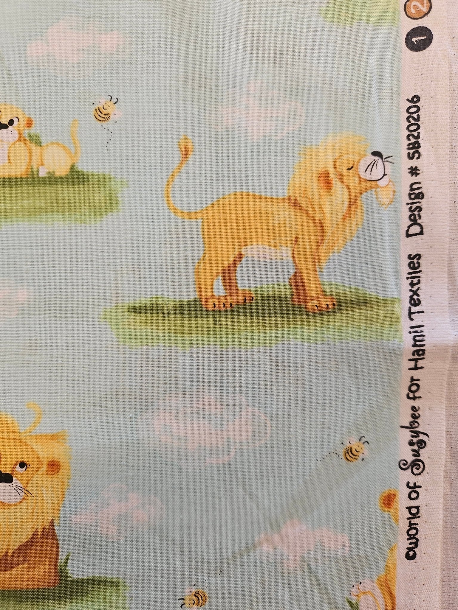 Quiltstof – Leeuwen lichtblauw (Susybee / Hamil Textiles) - Stitch & Sew