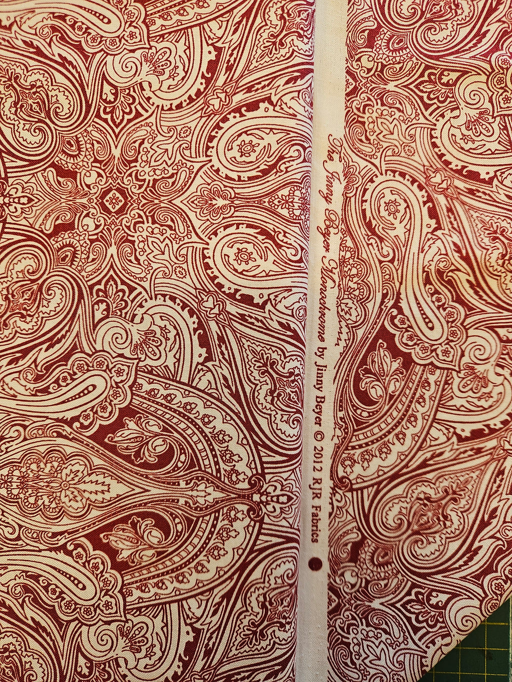 Monochrome Paisley Quiltstof Rood – Jinny Beyer voor RJR Fabrics (2012)