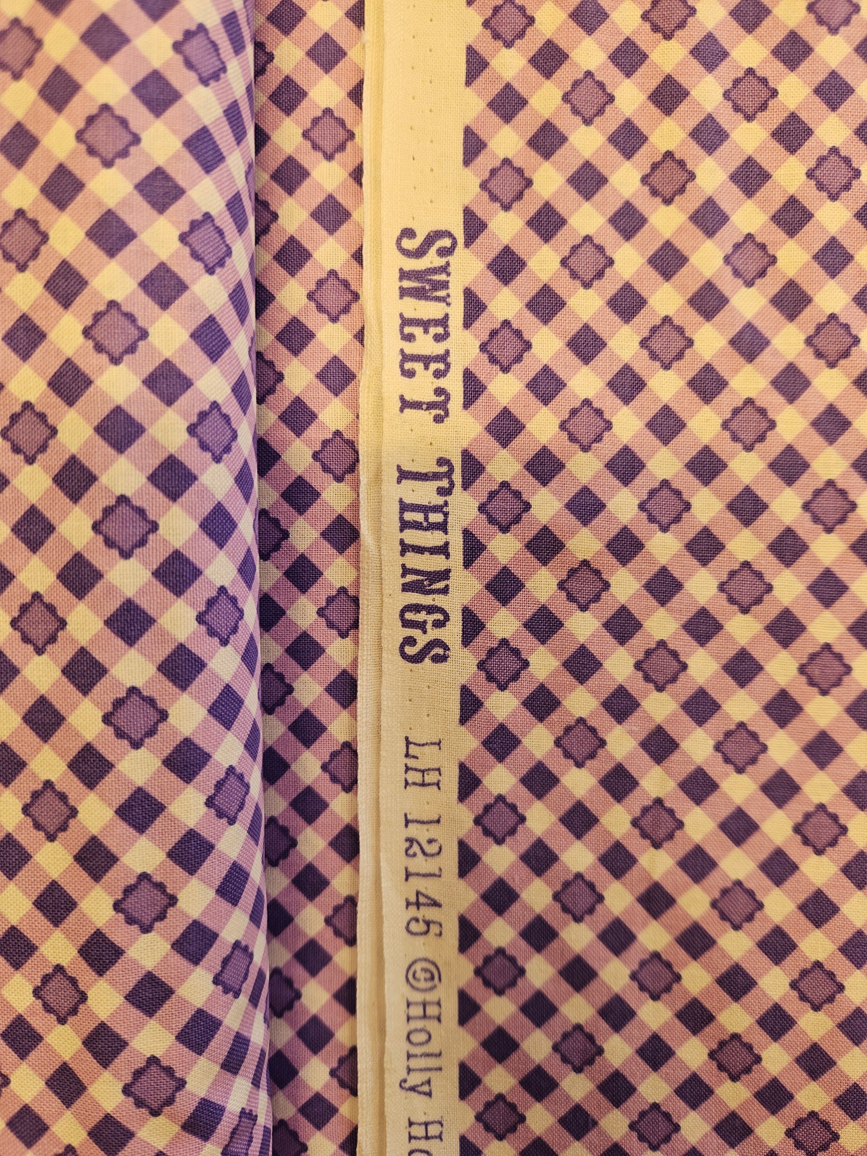 Sweet Things - Holly H | Quiltstof ruit paars roze