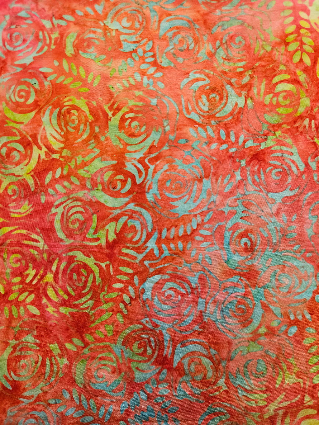 Rozen Batik Quiltstof – Koraal, Turquoise en Geel