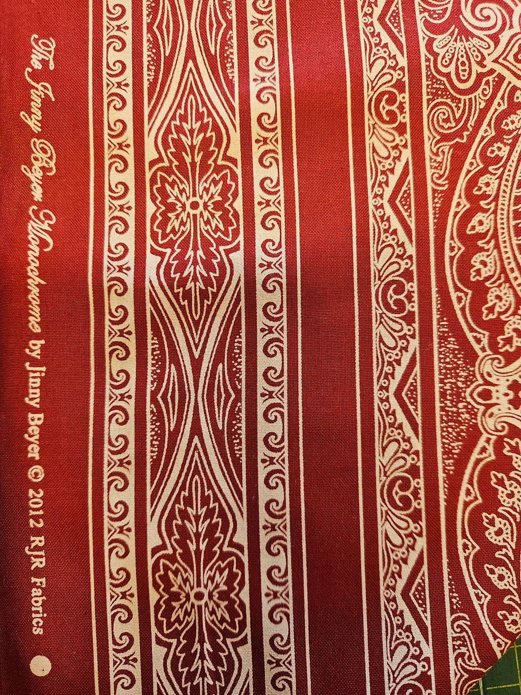 Monadhnoms Quiltstof Rood – Jinny Beyer voor RJR Fabrics (2012)