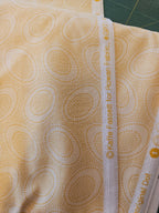 Kaffe Fassett Original Dot – Crème/Goud