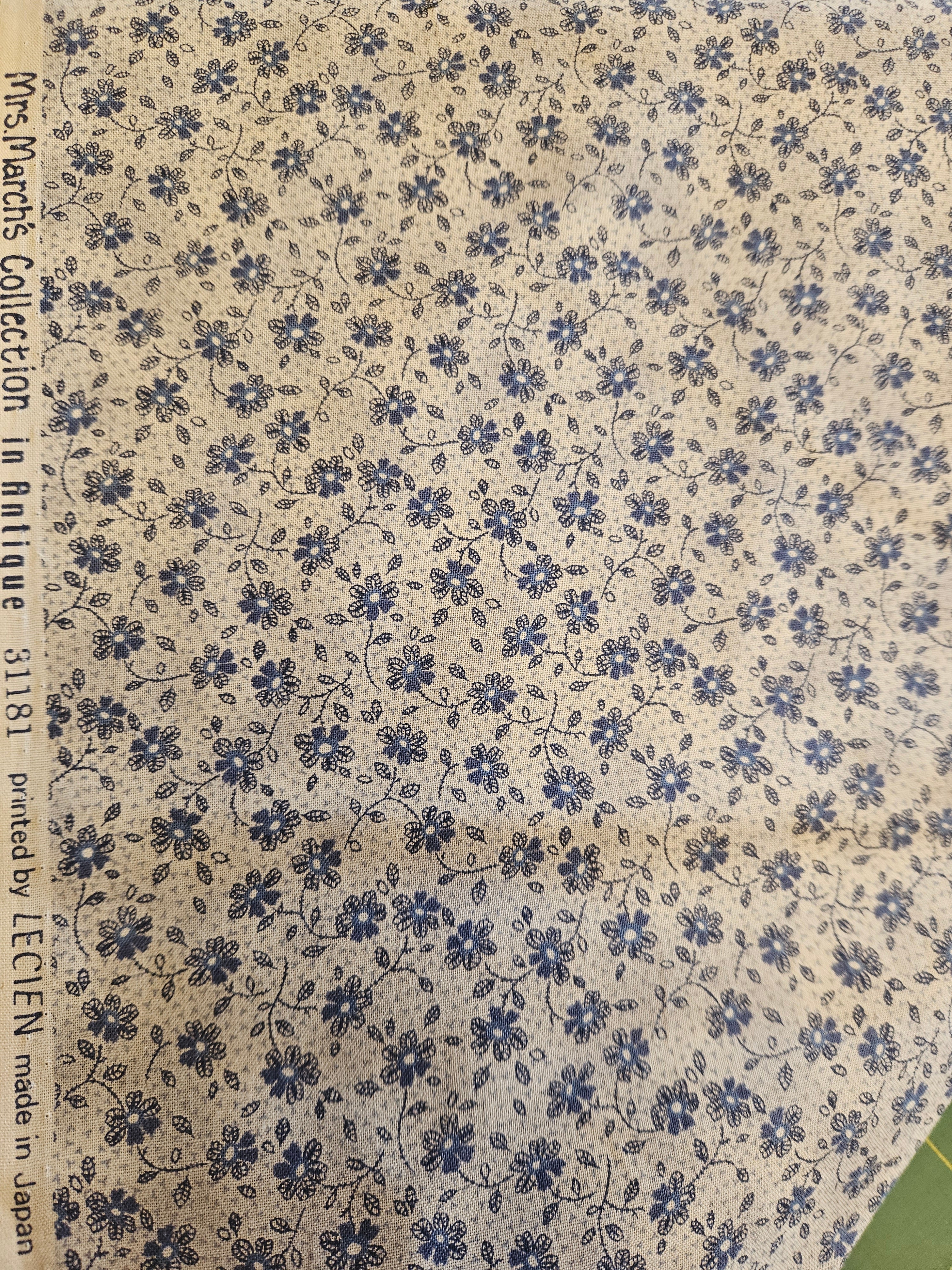 Mrs. March's Collection in Antique – Bloemen Blauw | per 10 cm