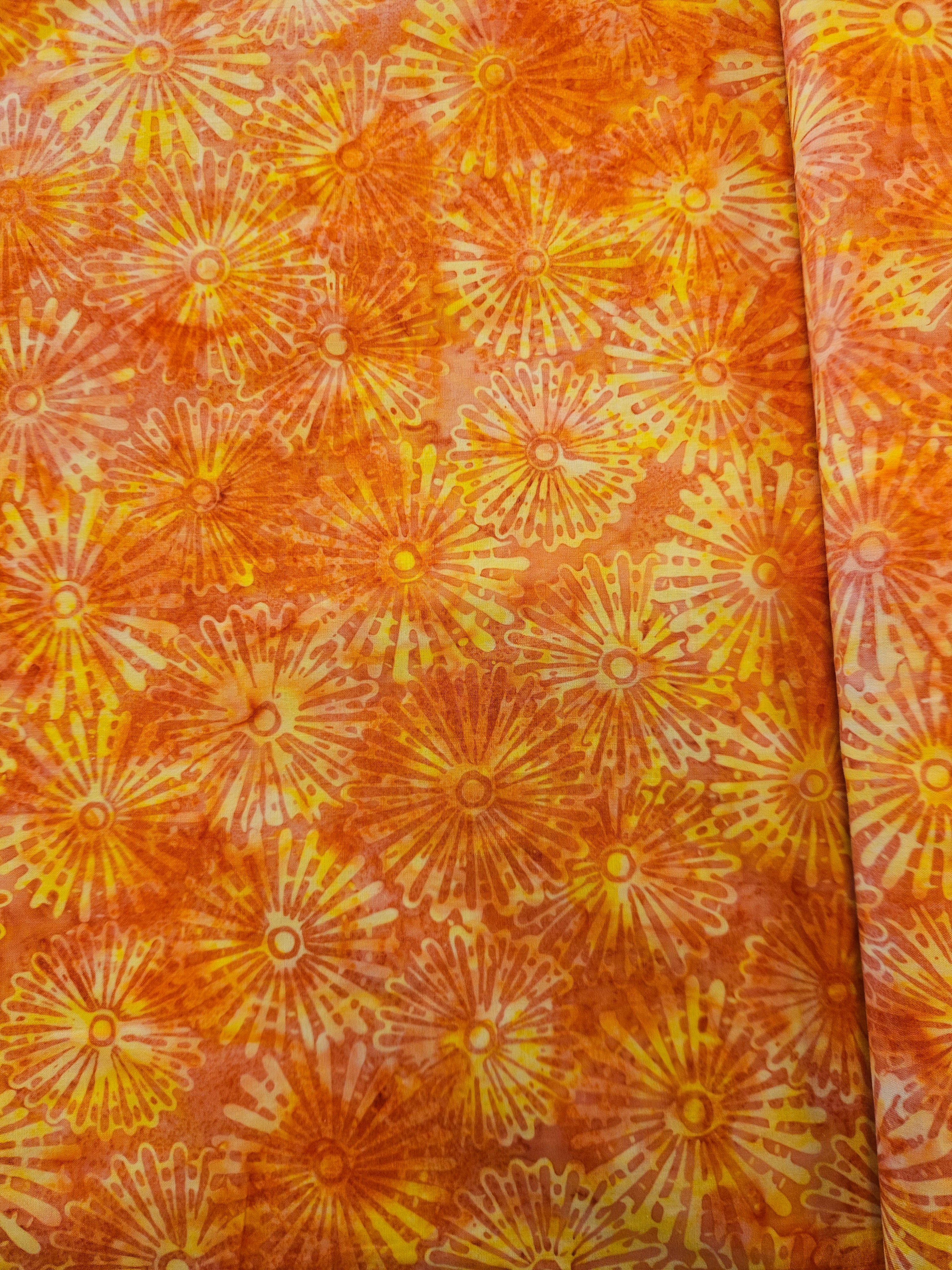 Zonnebloem Batik Quiltstof – Oranje en Geel