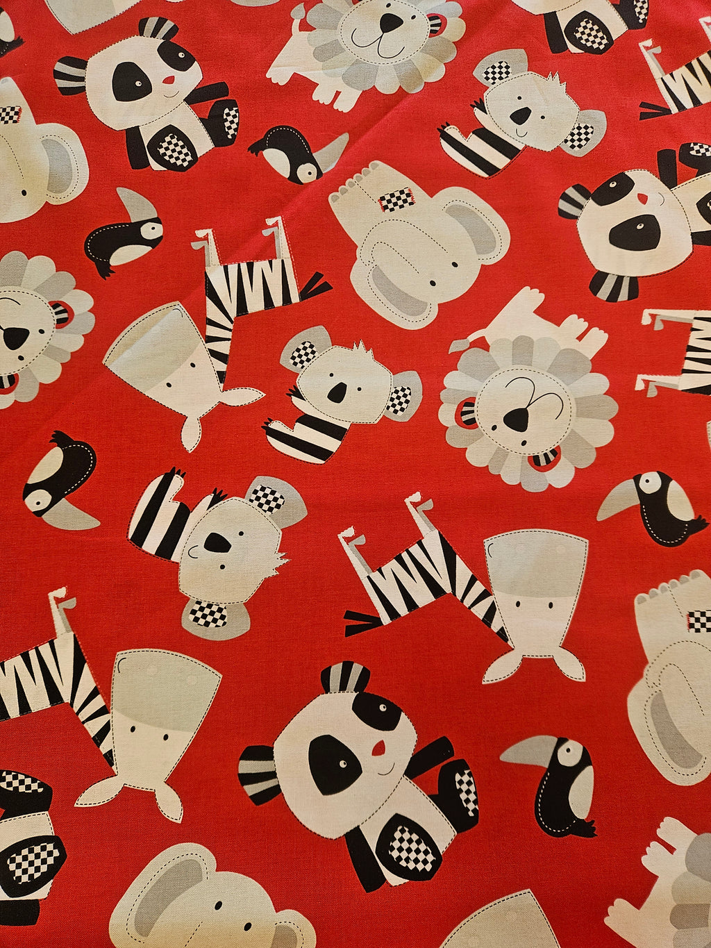 Kidz-C – Timeless Treasures Quilt Stof Rood