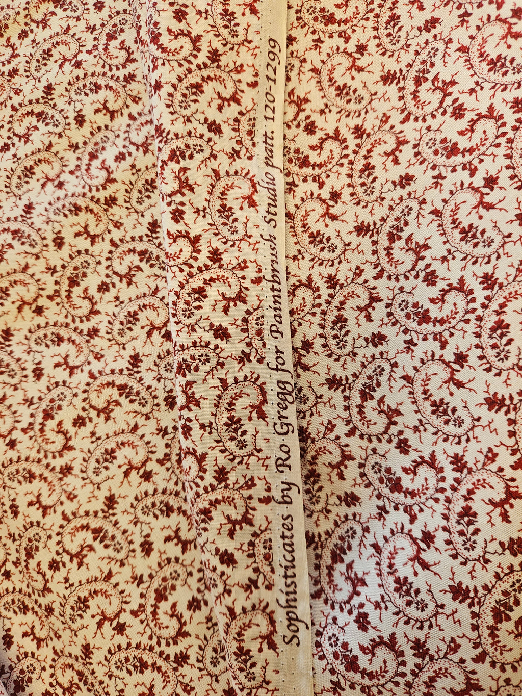 Sophisticates Quiltstof Rood – Rio Gregg voor Paintbrush Studio (Patt. 120-1299)