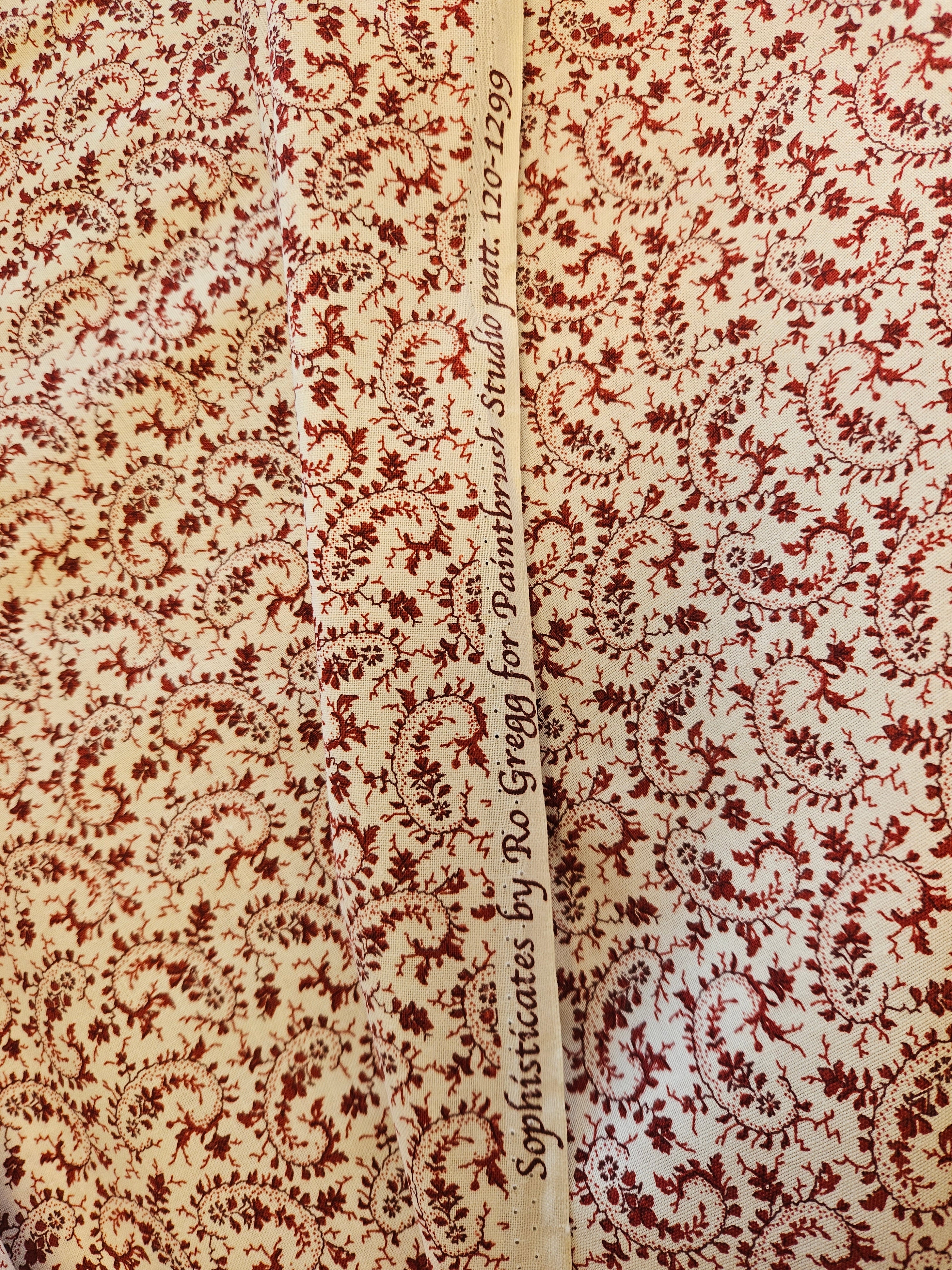 Sophisticates Quiltstof Rood – Rio Gregg voor Paintbrush Studio (Patt. 120-1299)