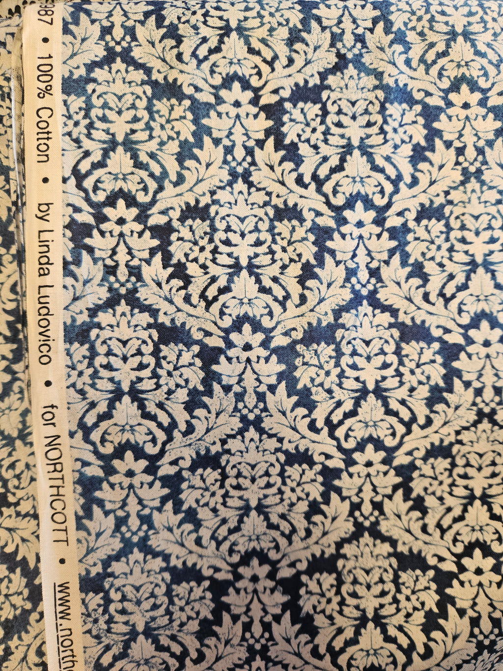 Damask Quilt Stof Blauw/Crème – Northcott