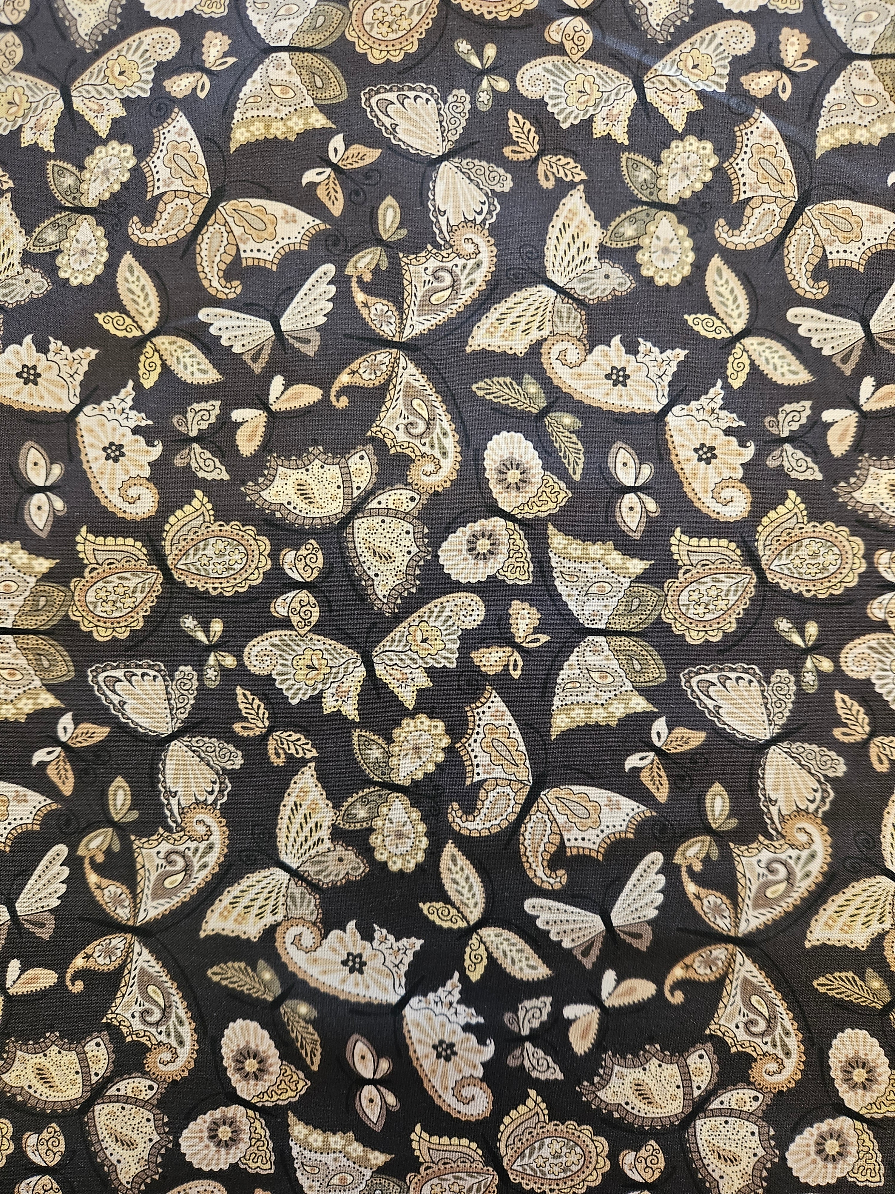 Flutter by Two Friends – Quilt stof All-over Paisley (Benartex)