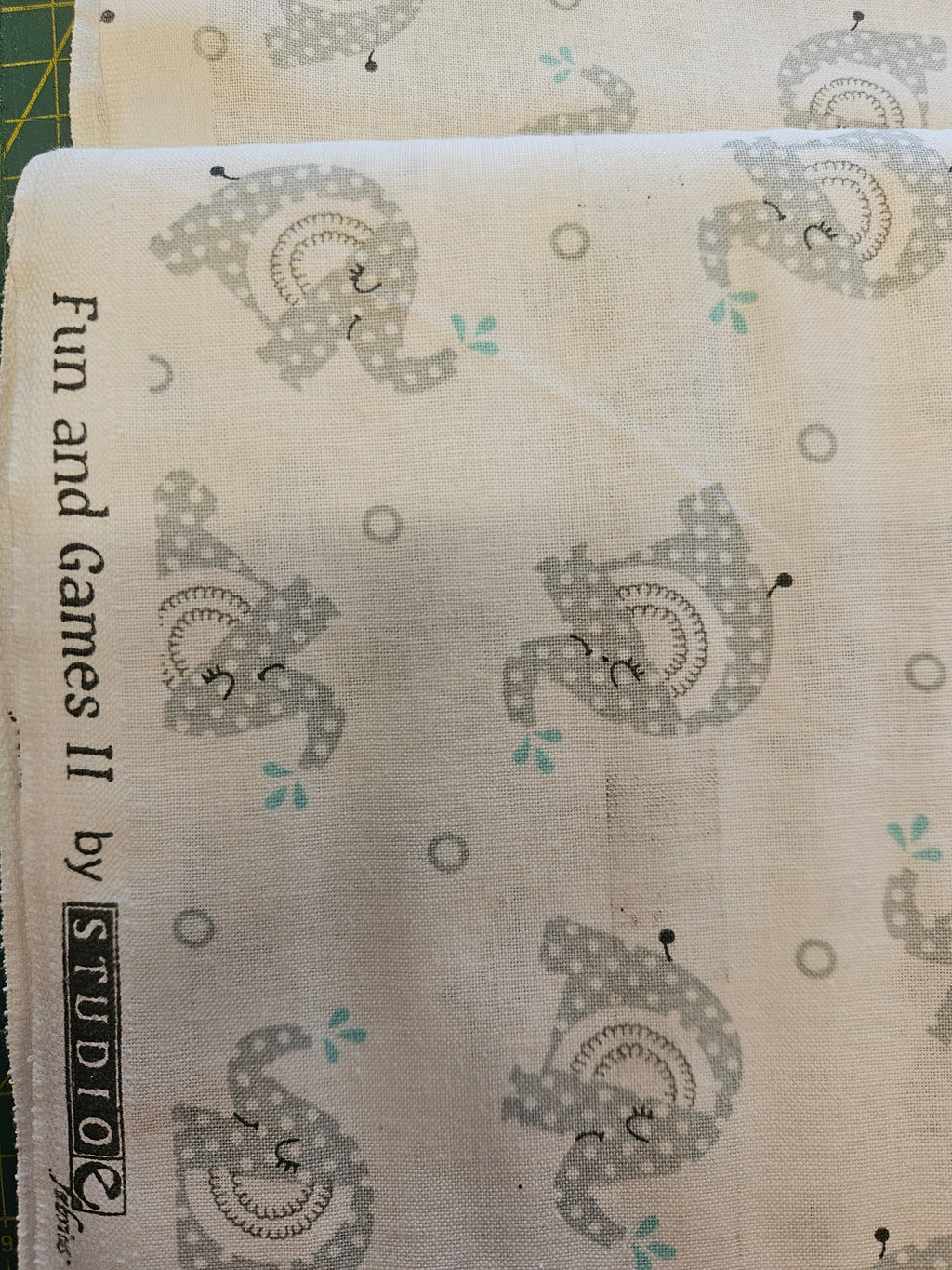 Quiltstof Fun and Games II – Olifantjes