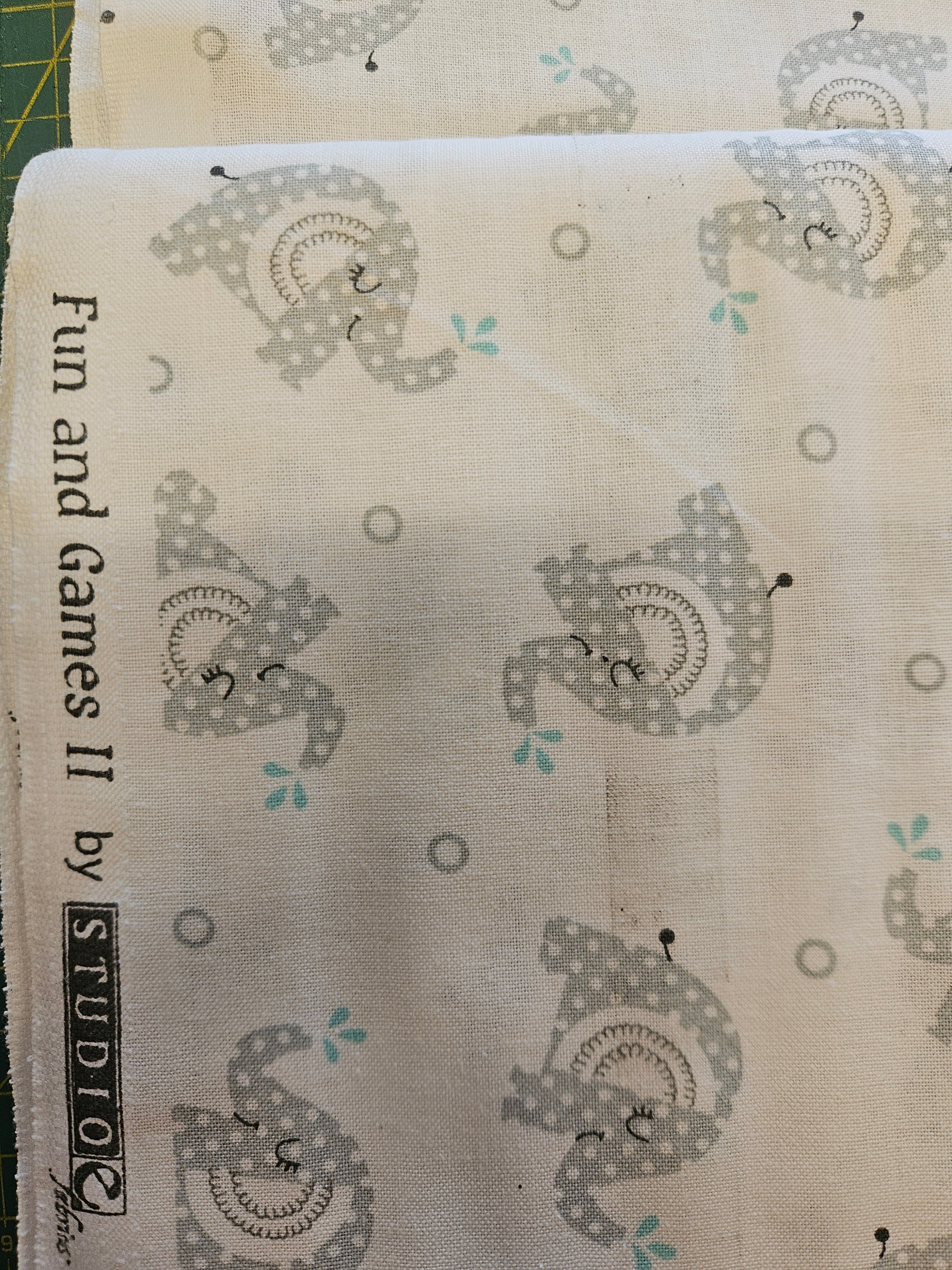 Quiltstof Fun and Games II – Olifantjes