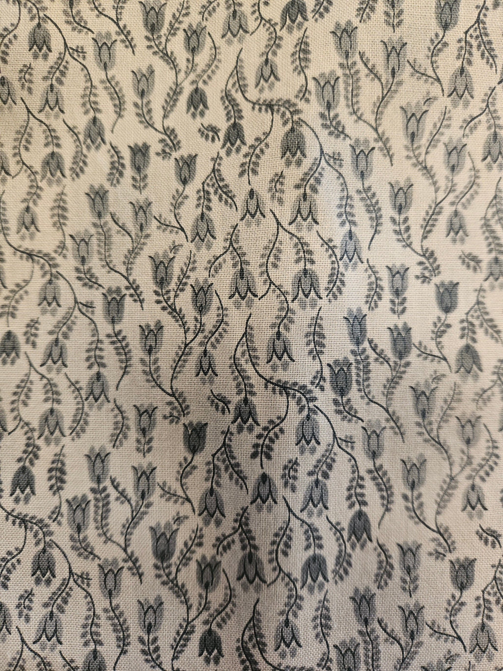 Basic Twist Quiltstof – Tulpen op Wit | per 10 cm