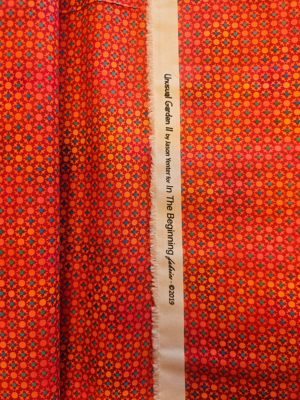 Unusual Garden II – In The Beginning Fabrics | Rood