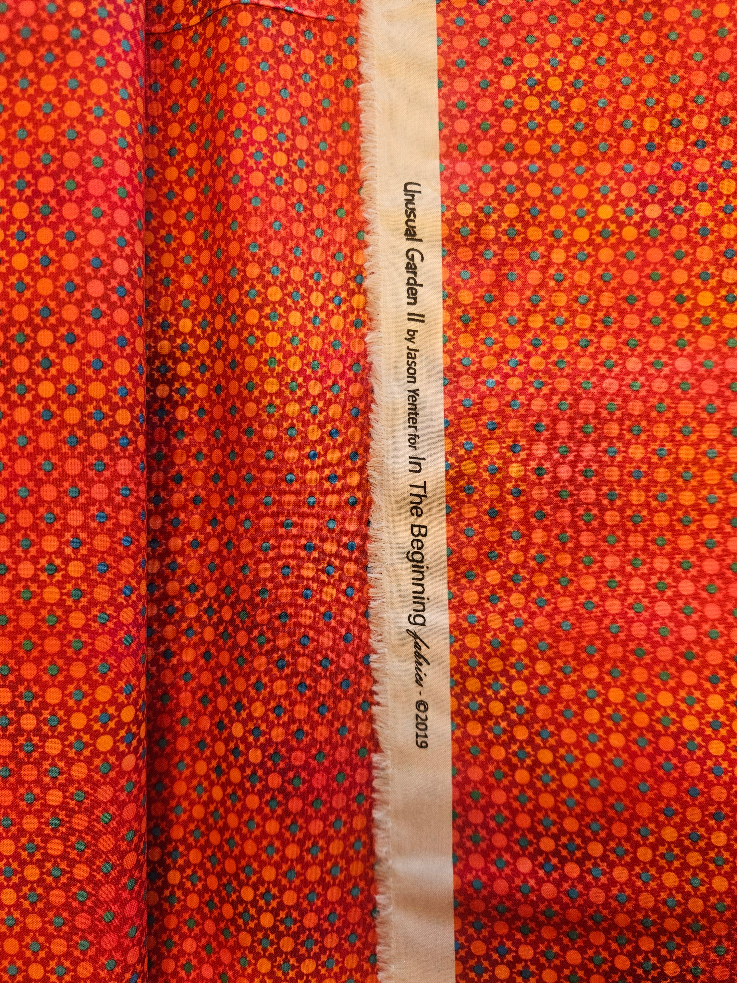 Unusual Garden II – In The Beginning Fabrics | Rood