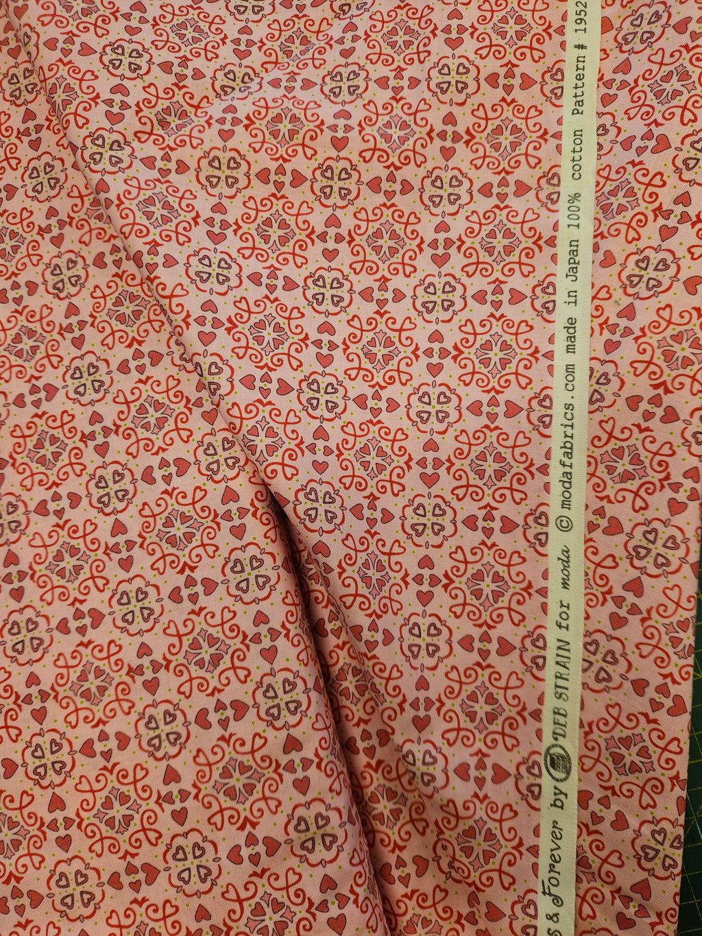 Quiltstof Hartjesprint Roze – Always & Forever (Moda) #1952 bright pink