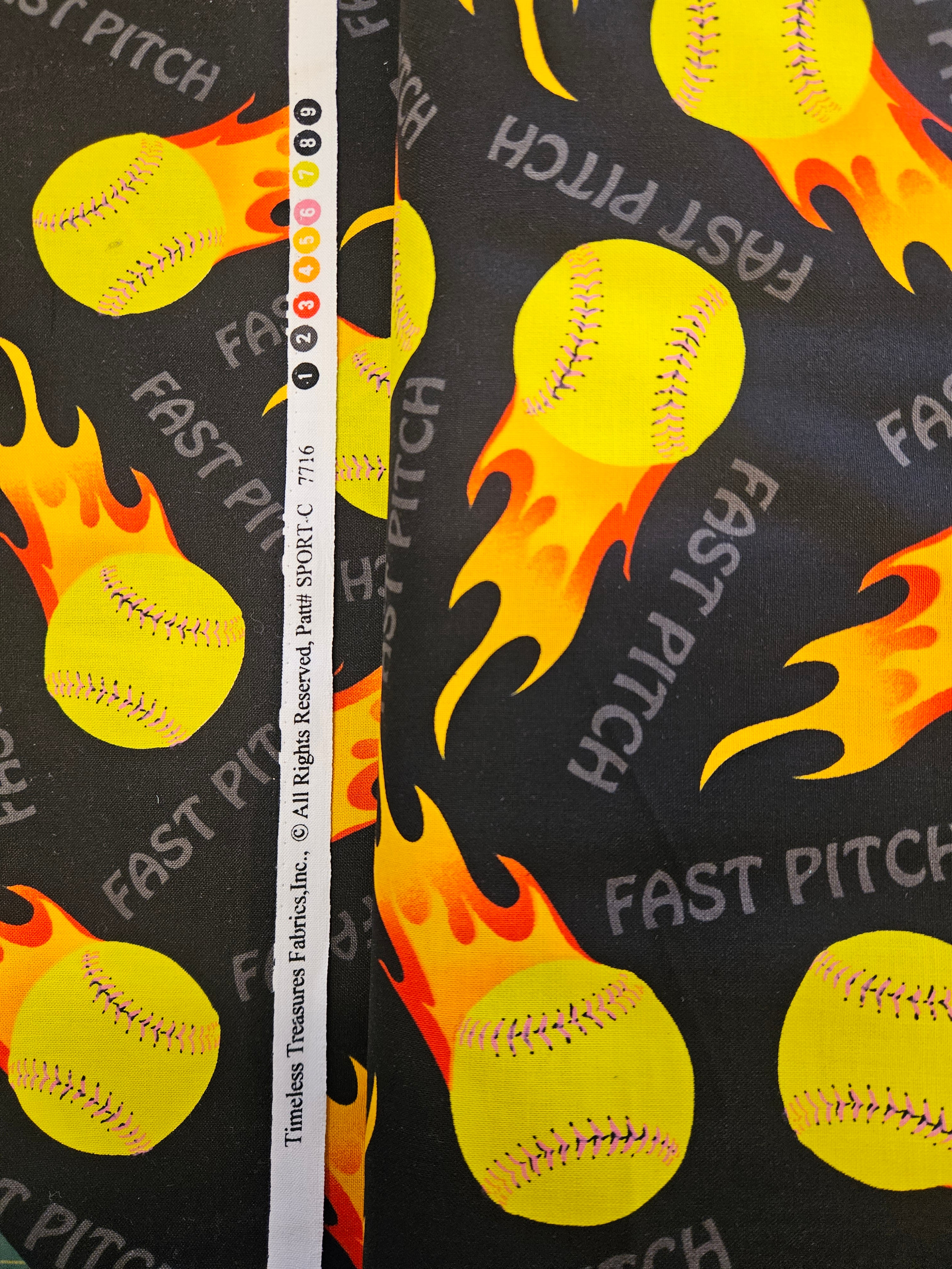 Fast Pitch Quiltstof SPORT-C 7716 - Timeless Treasures