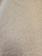 Broderie Stof Bloem – per 50 cm