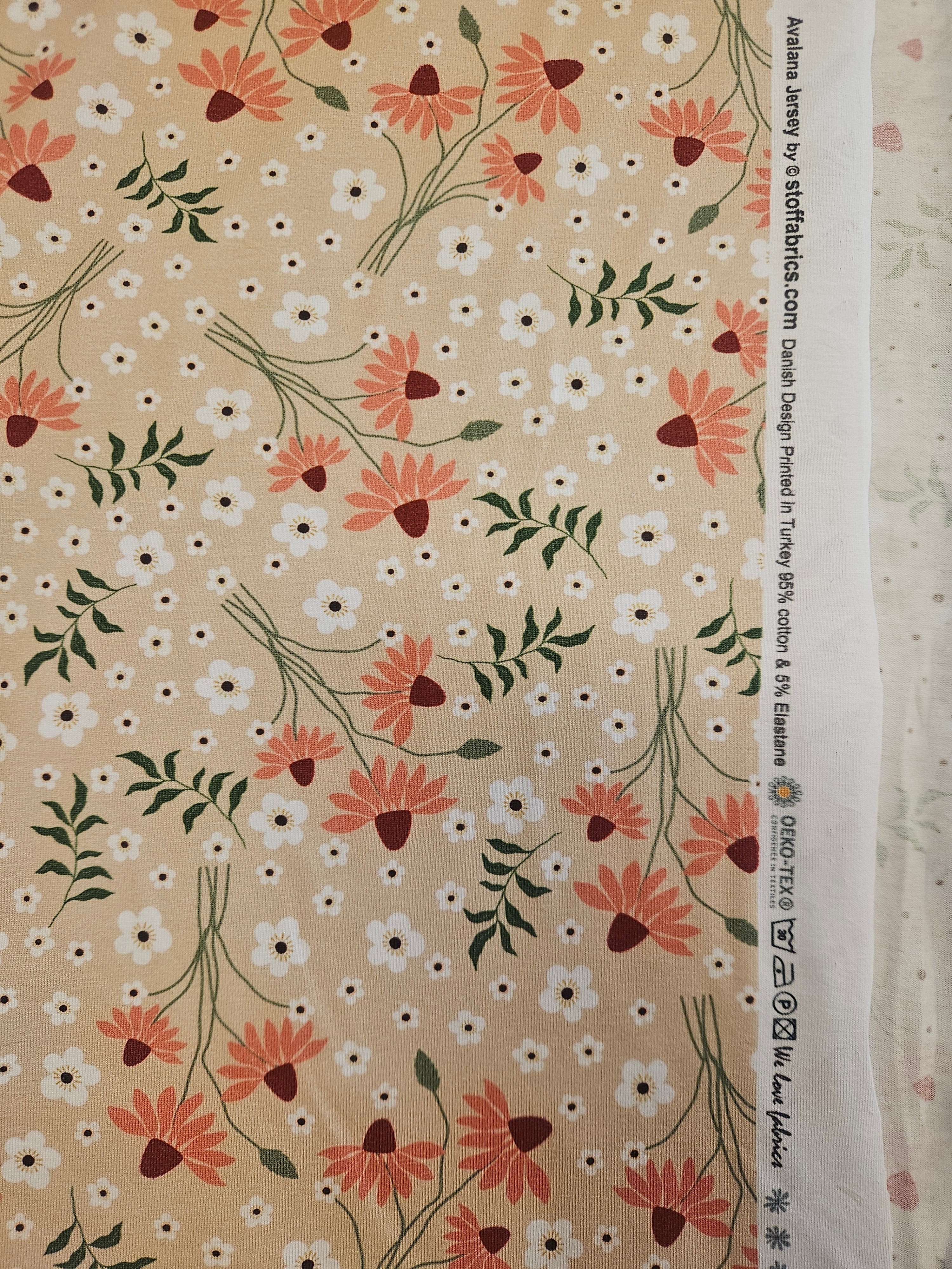 Avalana Jersey – Bloemenprint | Zandbeige