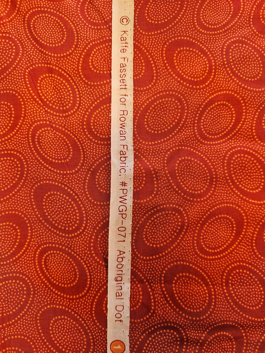 Kaffe Fassett Aboriginal Dot GP71 – oranje/rood
