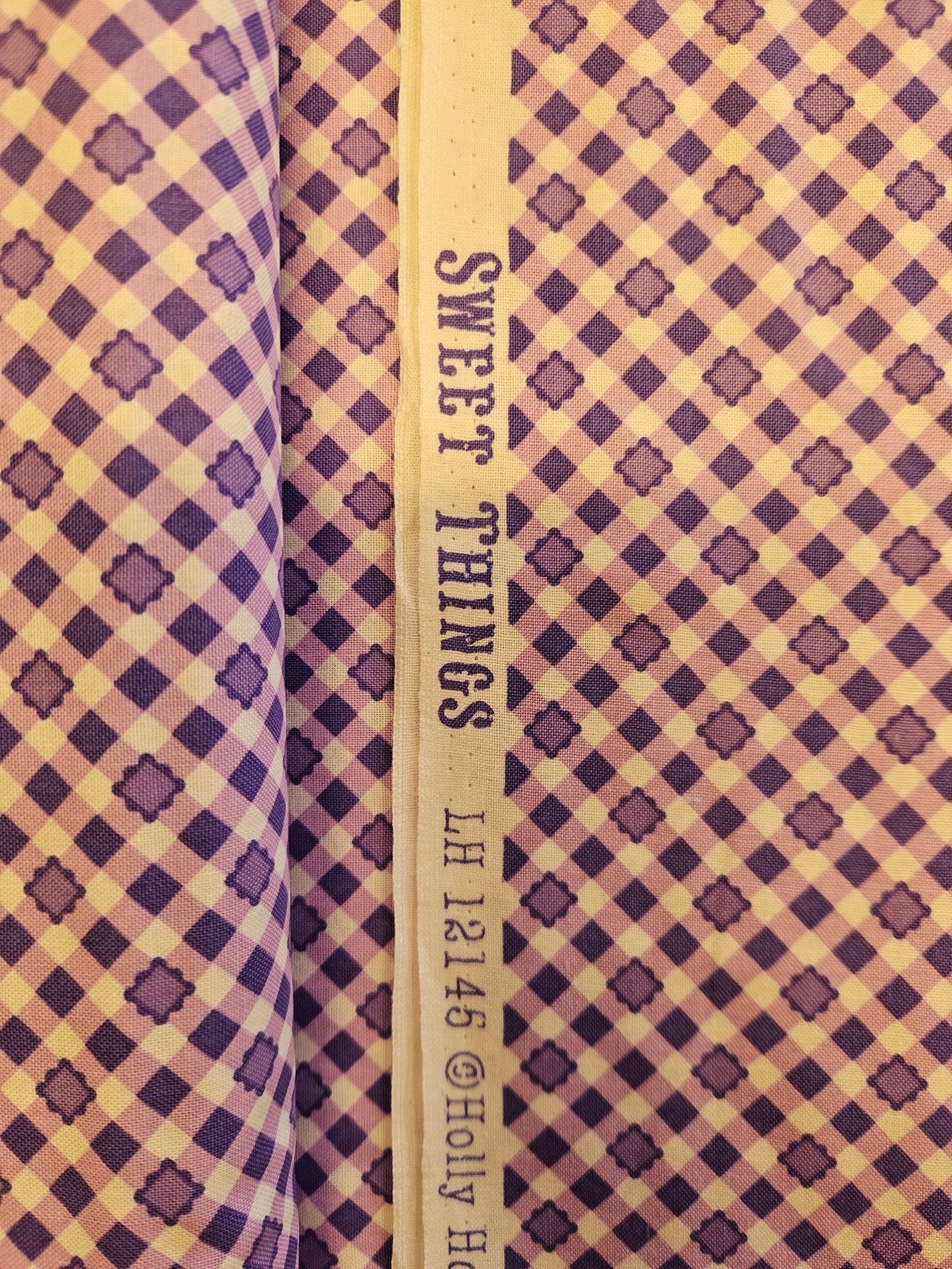 Sweet Things - Holly H | Quiltstof ruit paars roze - Stitch & Sew