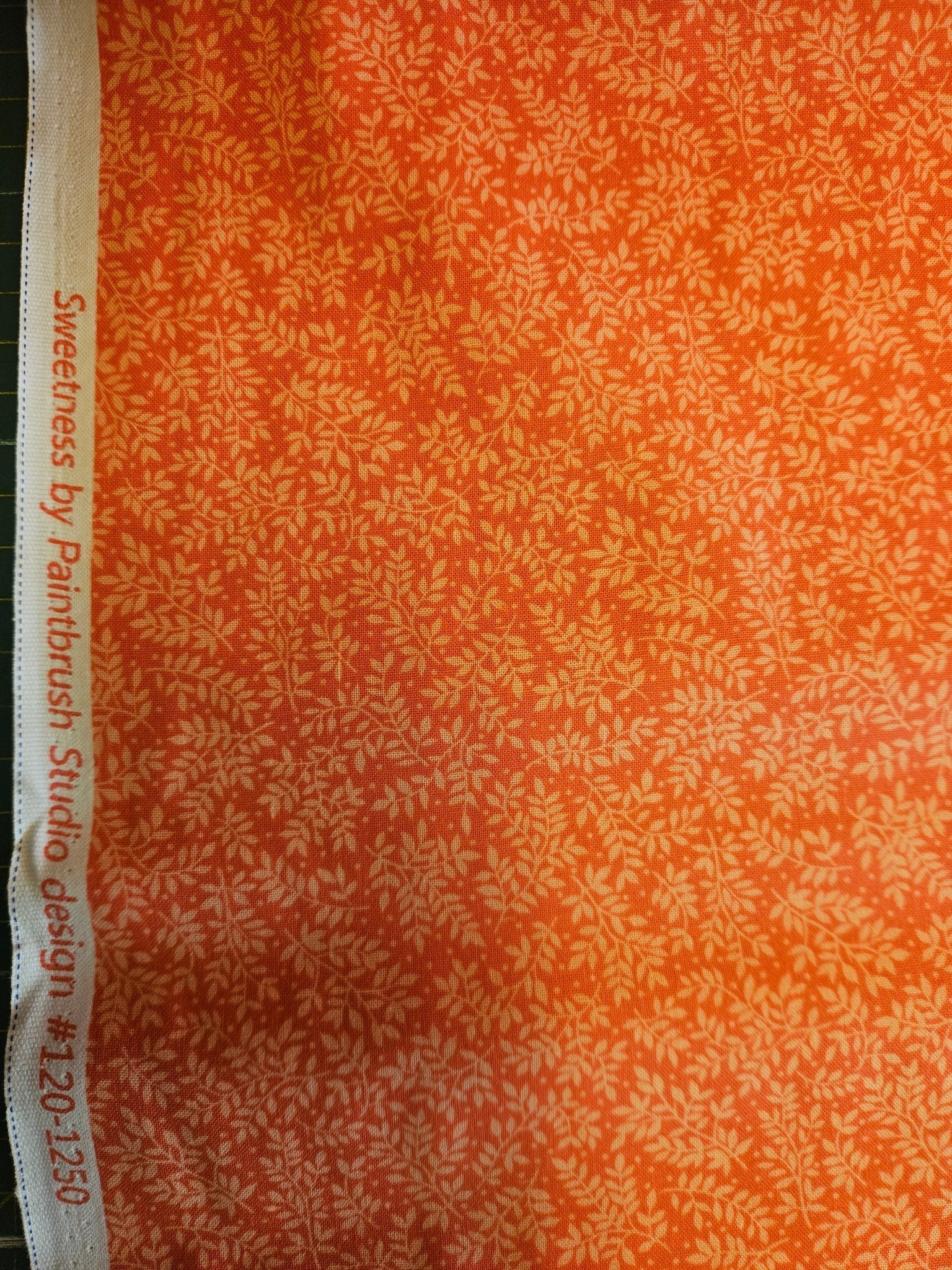 Sweetness Quiltstof Koraal – Paintbrush Studio (design 120-1250) - Stitch & Sew
