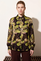 Voorkant blouse in Rayon Spun Satin Print Khaki